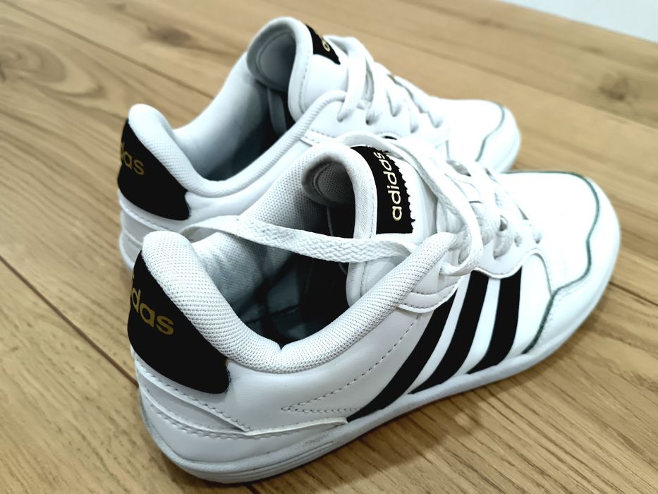 Adidași adidas originali Nr 36,5 piele in perfecta stare