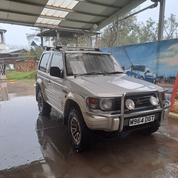 Mitsubishi shogun 3.0 v6 180 cp