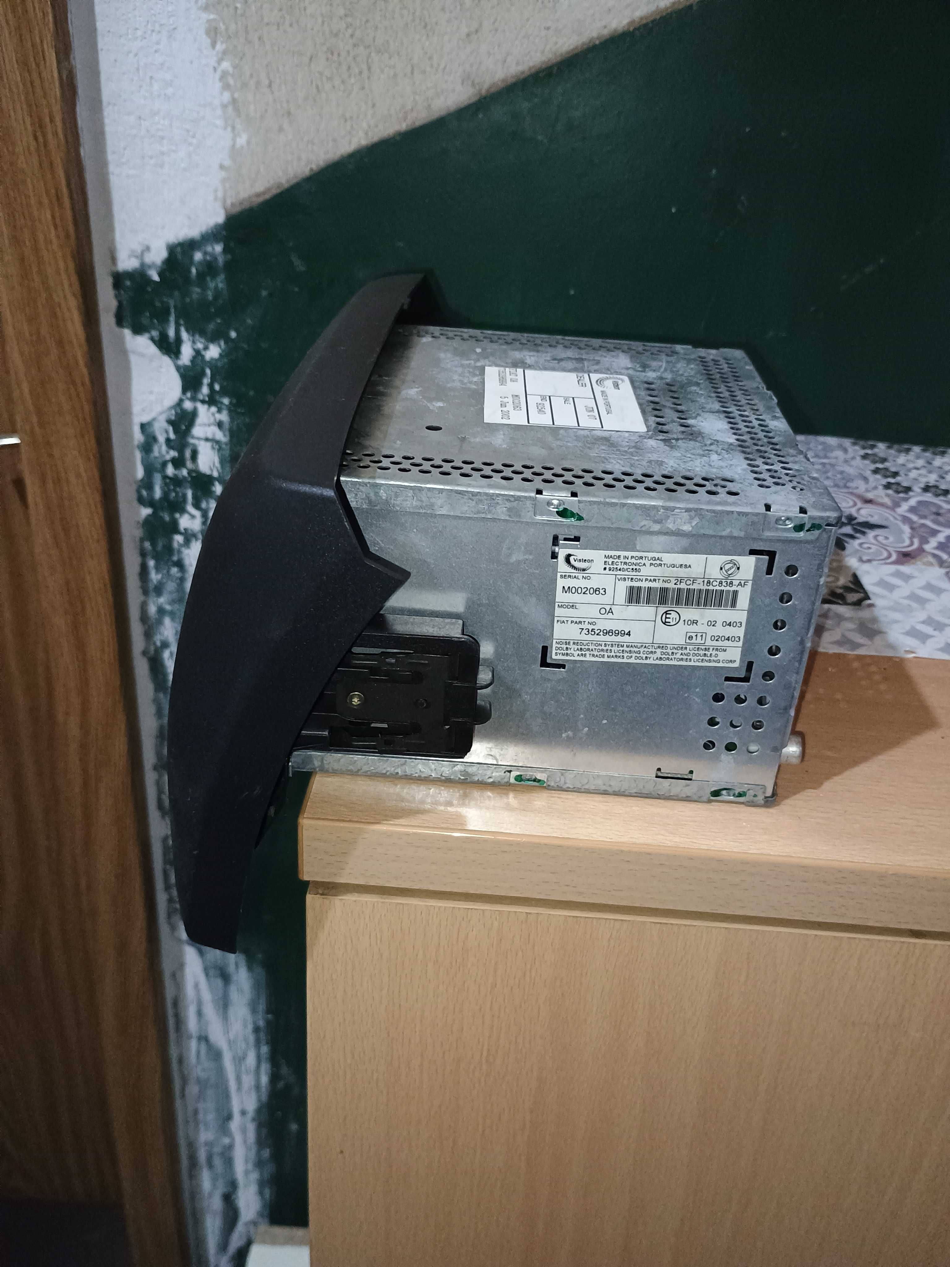 Оригинално радио на ФИАТ