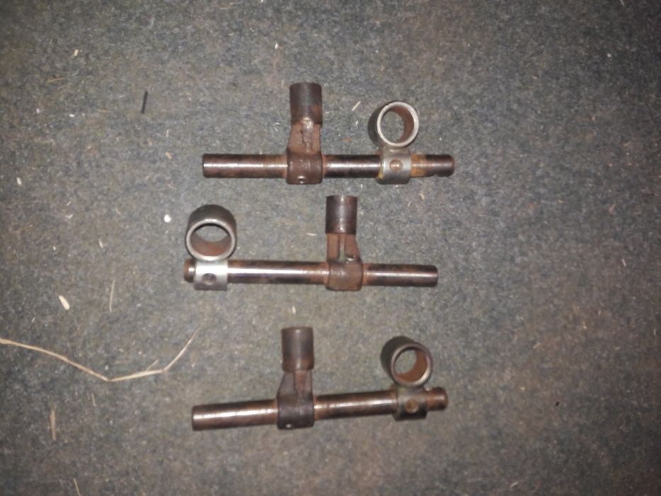 Piese Dacia 1300 1310 1410 suport cric stalp cutie de viteza teava leg