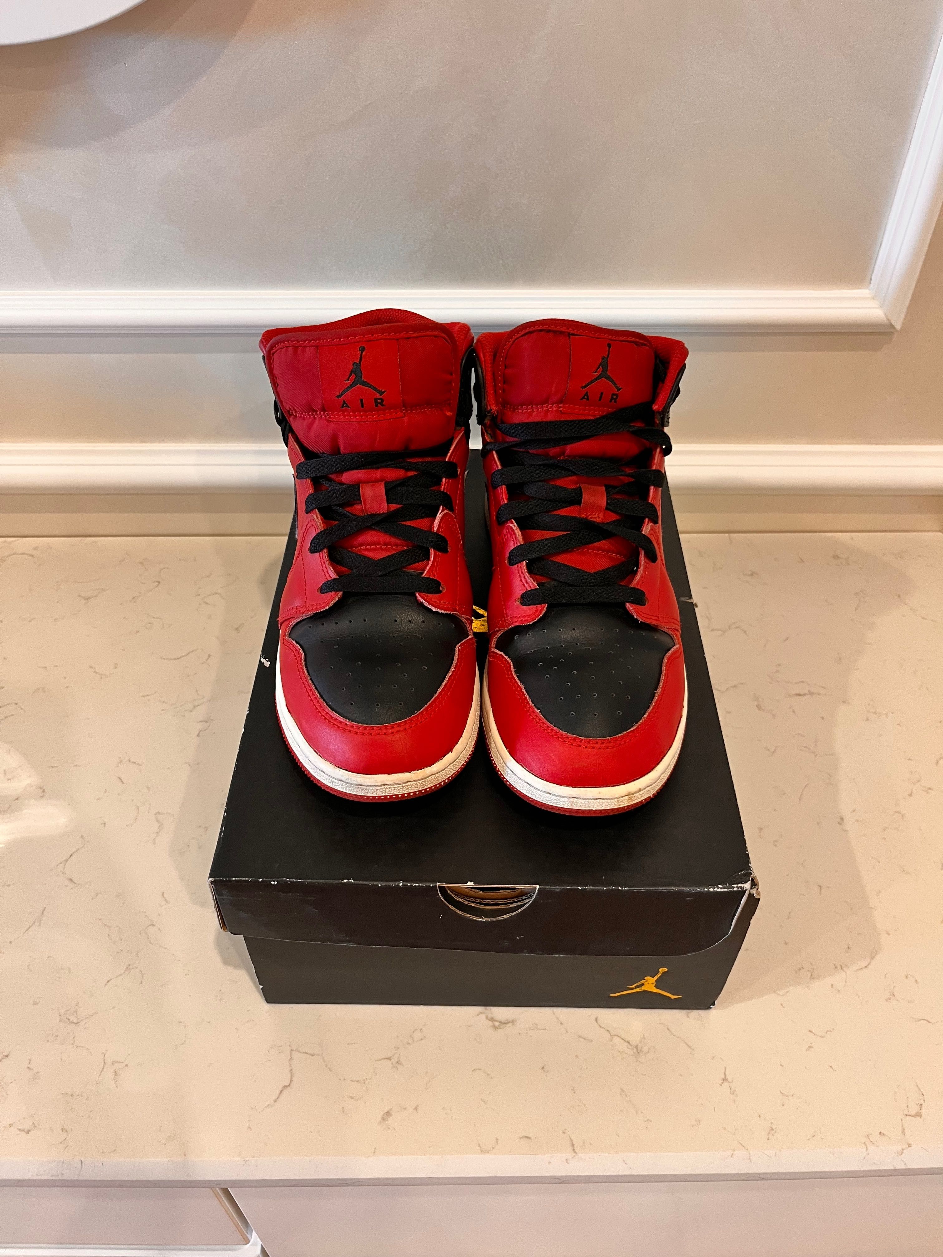 Air Jordan 1 Mid
