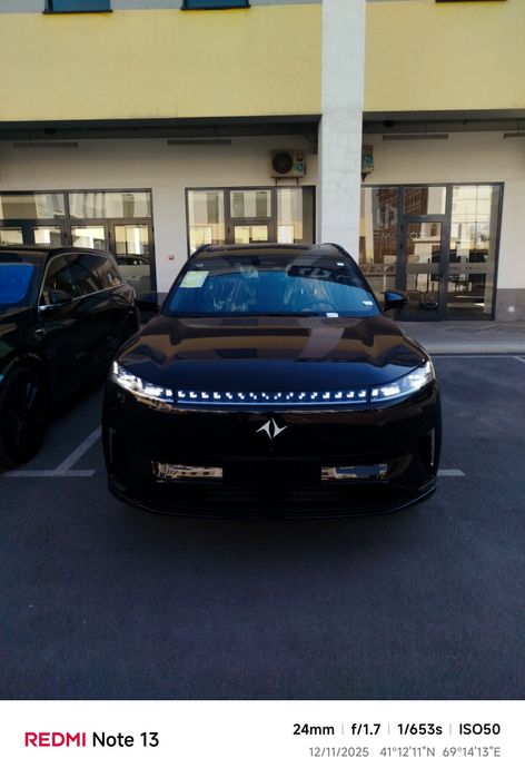 Dofeng 008 Yangi oq va qora