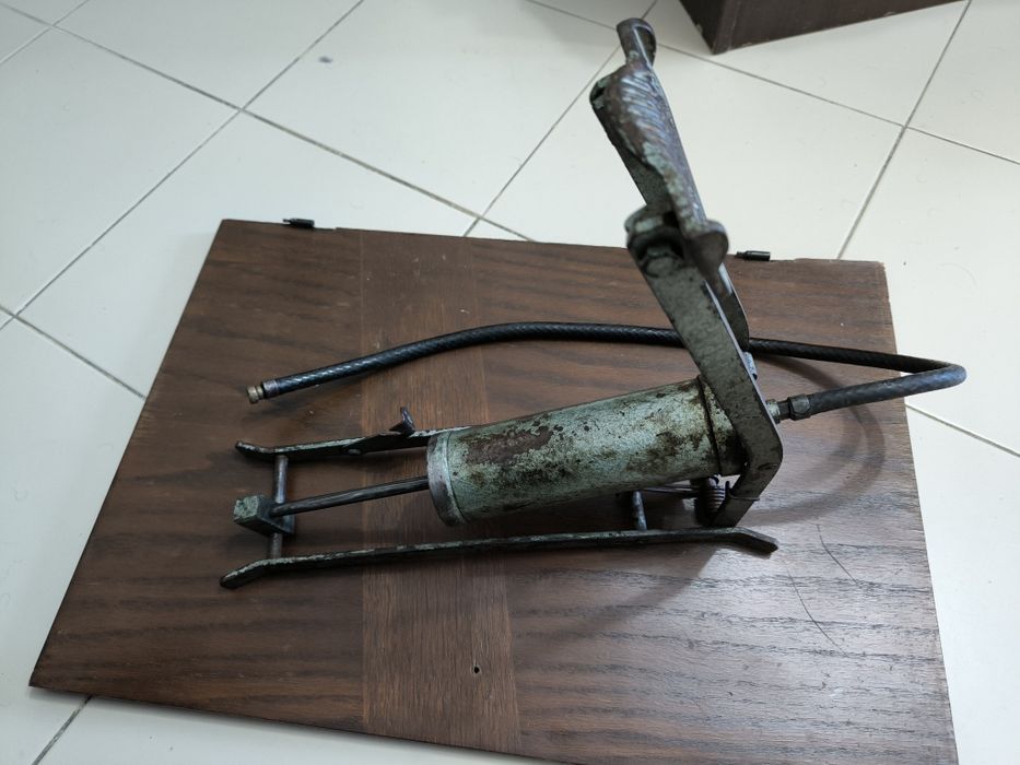 Pompa auto de picior