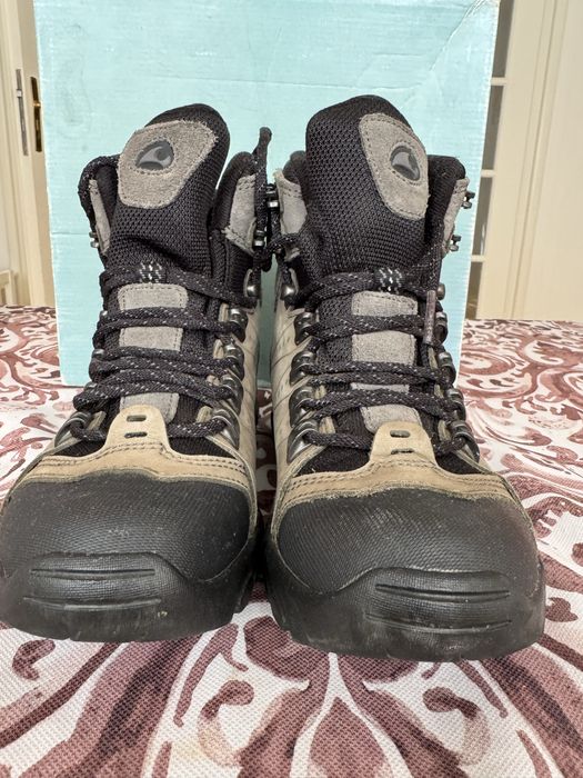 Дамски планински обувки Viking