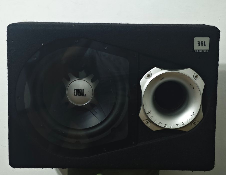 Subwoofer Auto JBL GT5-1204BP 1100w