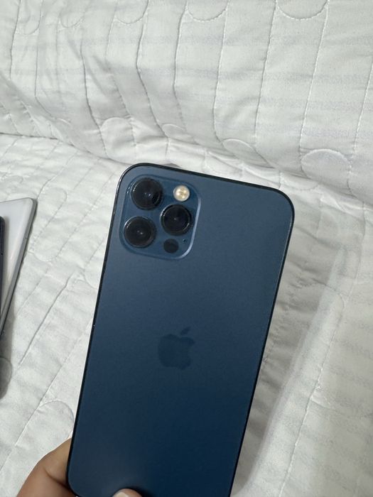 Айфон 12 про продаю