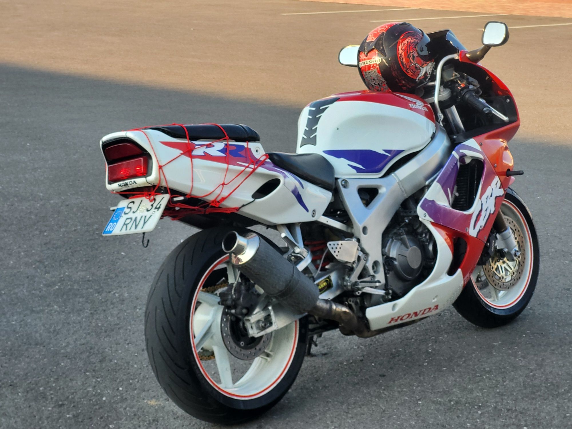 Honda CBR 900 Fireblade SC28