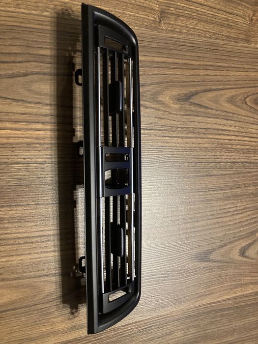 Grila centrală ventilație BMW F10,BMW F11.