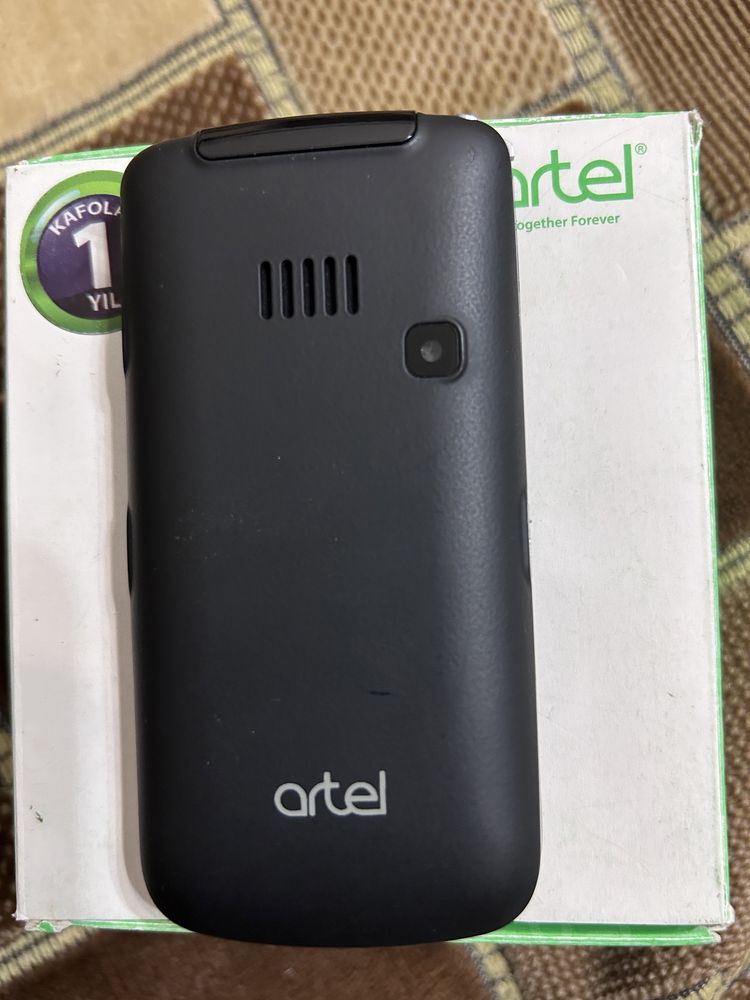 Artel Z10 мобильный телефон идеальное состояние почти новый