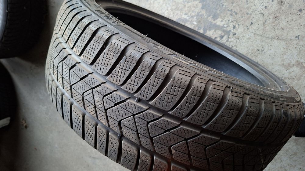 1buc 245 40 R19 Pirelli karna M+s cacuciuc anveopa ms 19