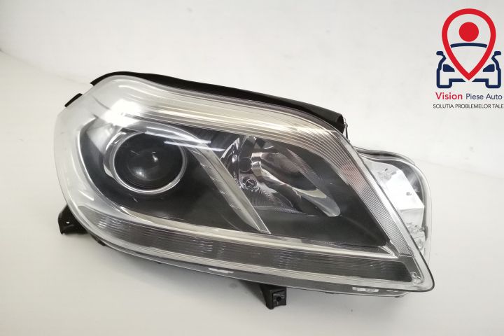 Десен фар Оригинален Халогенен В добро състояние Мерцедес-Бенц / Merce