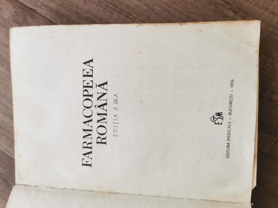 Vând cărți vechi de farmaceutică și medicină