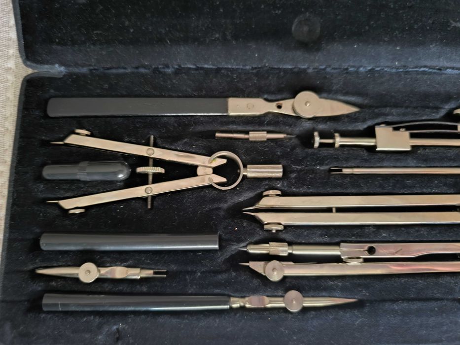 Чертожни пособия нови