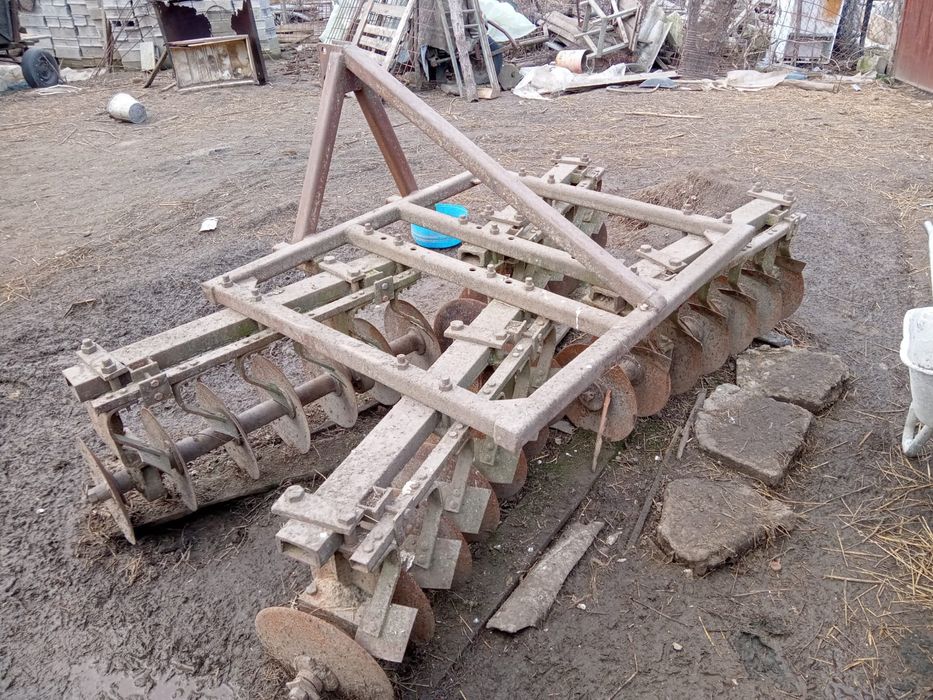 Urgent Tractor UTB U850  (6 cilindri in linie).