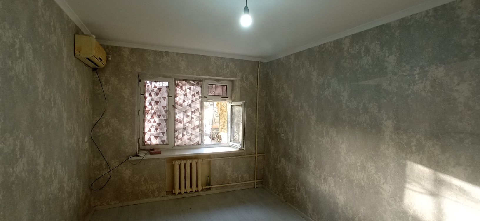 Продам 1. Ком. кв.Саракулька