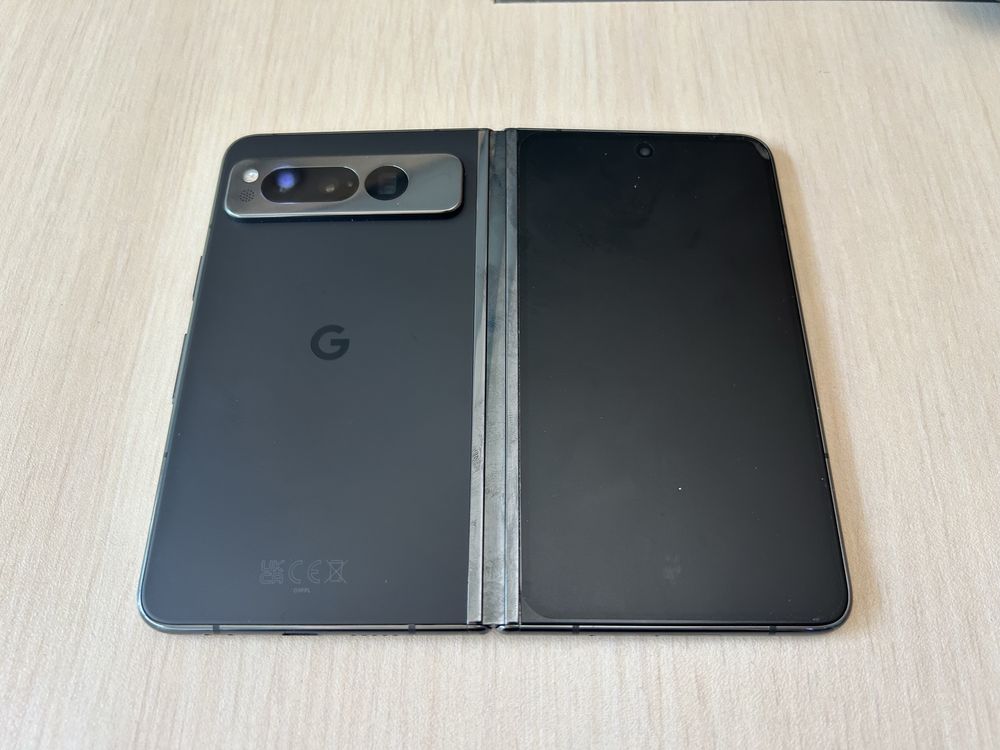 Продавам Google Pixel Fold 256/12GB