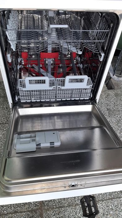 Съдомиялна Whirlpool