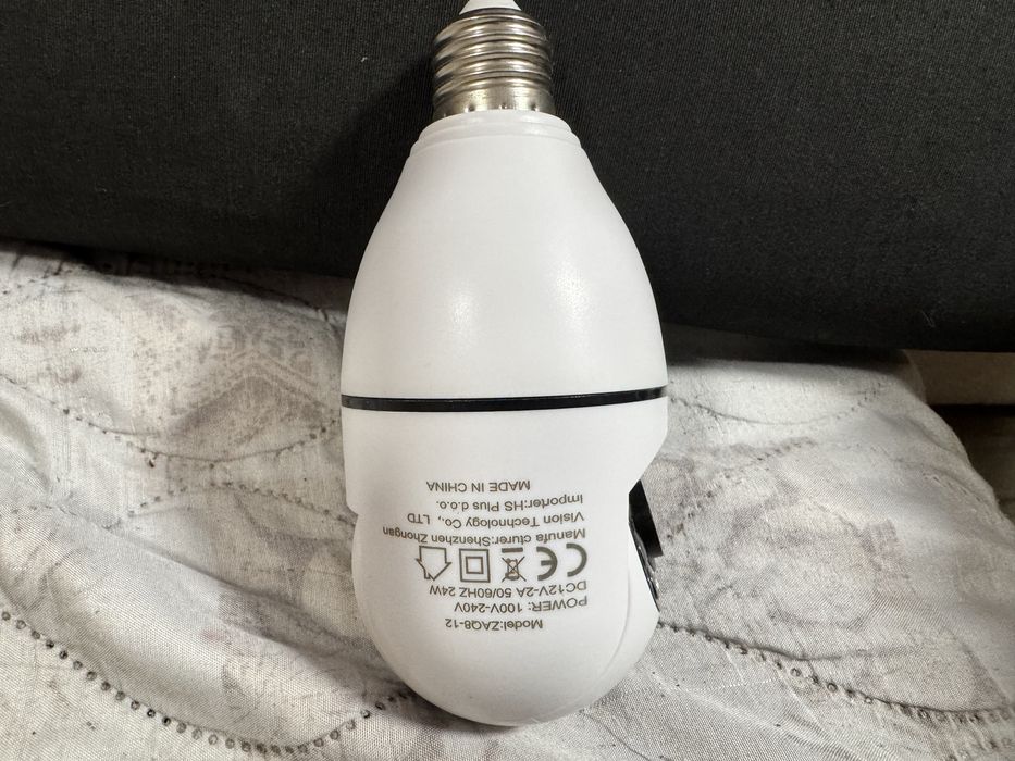 Wifi камера за място на крушка