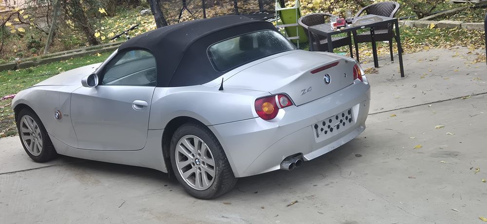Vand/dezmembrez bmw z4 2.5 i