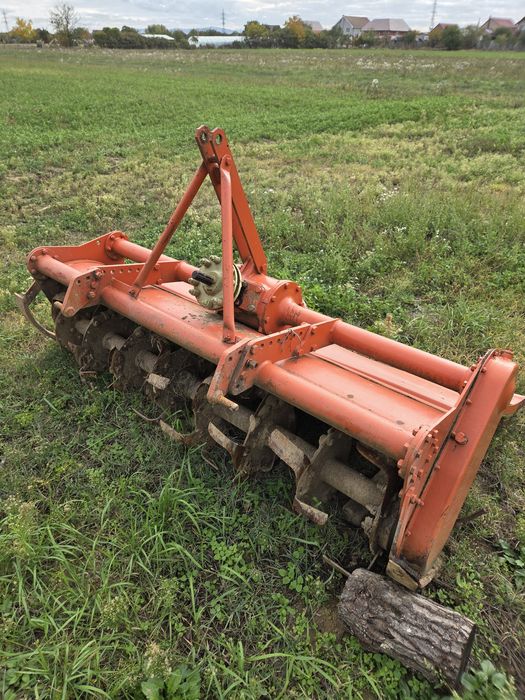 Vând sau schimb Tractor 45