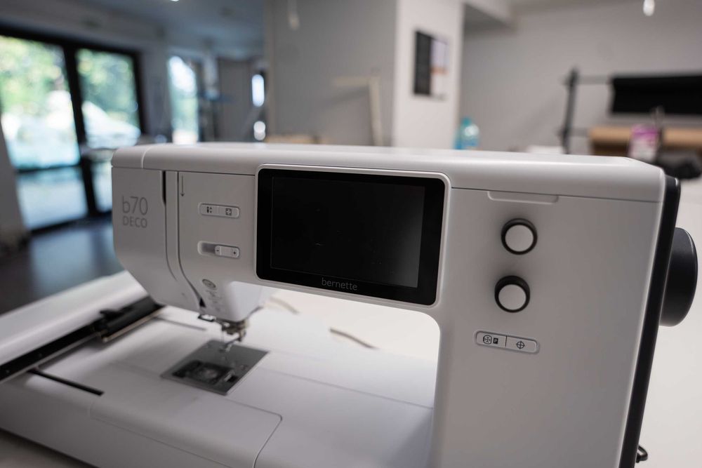 Masina de brodat brother bernette deco b70