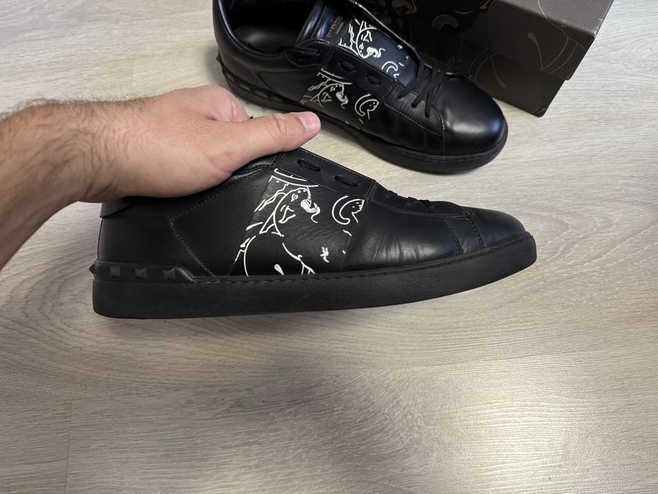 Продавам мъжки обувки Valentino Garavani Black Panther