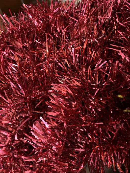 Продам настольную елку новую на подставке