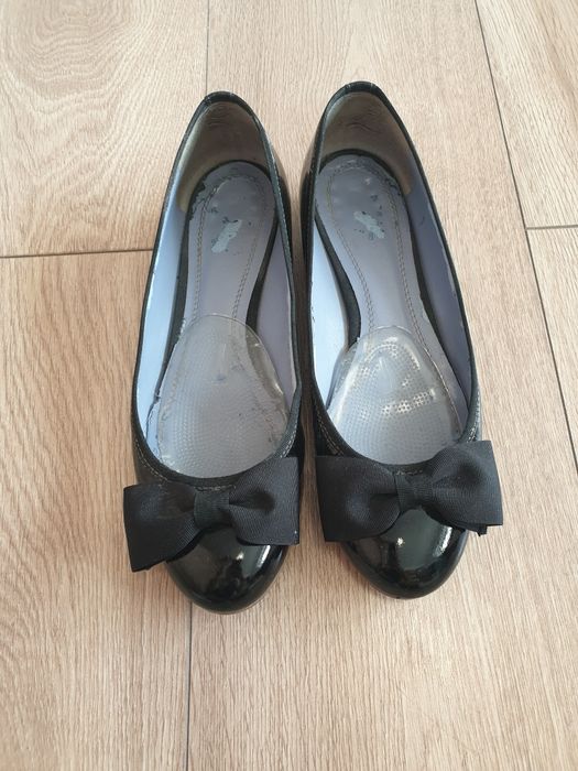 Balerini negri Anna Cori