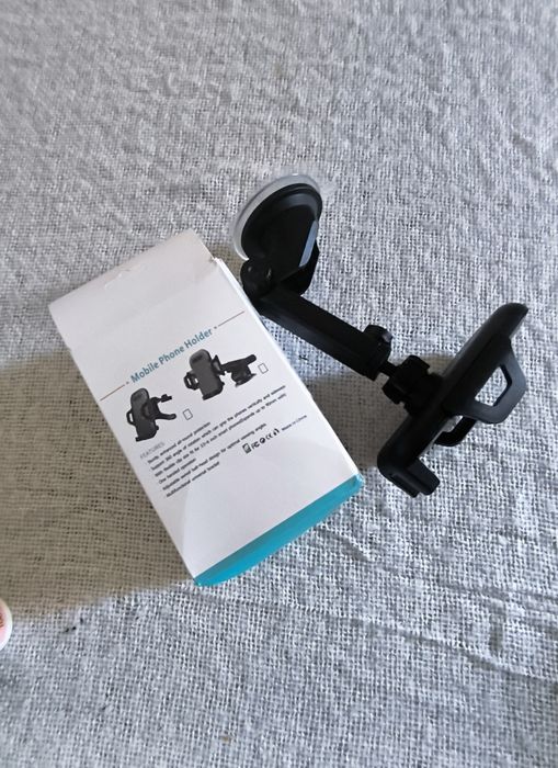 Suport auto cu ventuză
masinã retractabil  cu ventuzä pentru conso