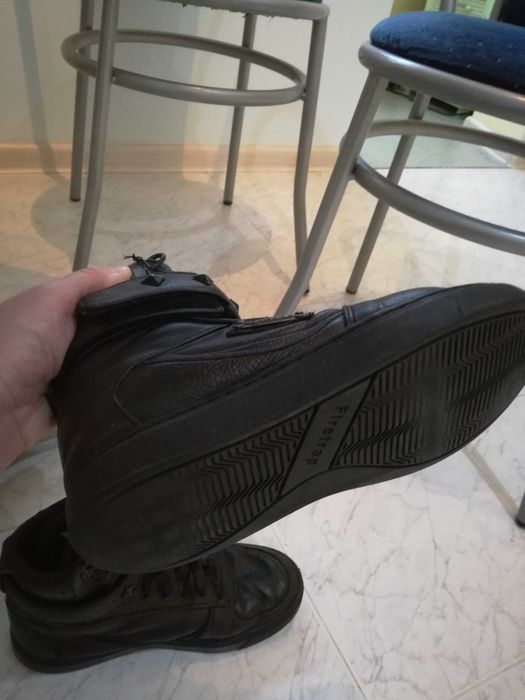 Дамски спортни боти