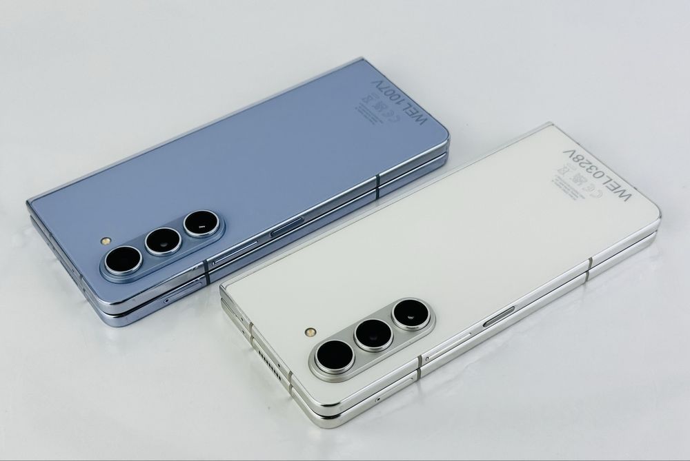 Samsung Galaxy Z Fold 5 256GB 12RAM Begie / Blue Перфектен! Гаранция
