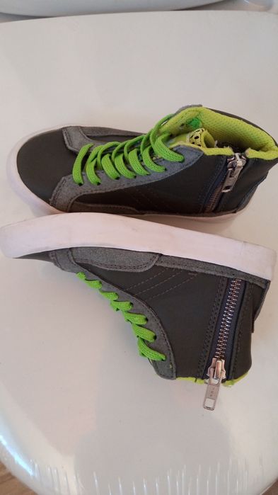 Продавам сладурски кецове DRUNKNMONKEY