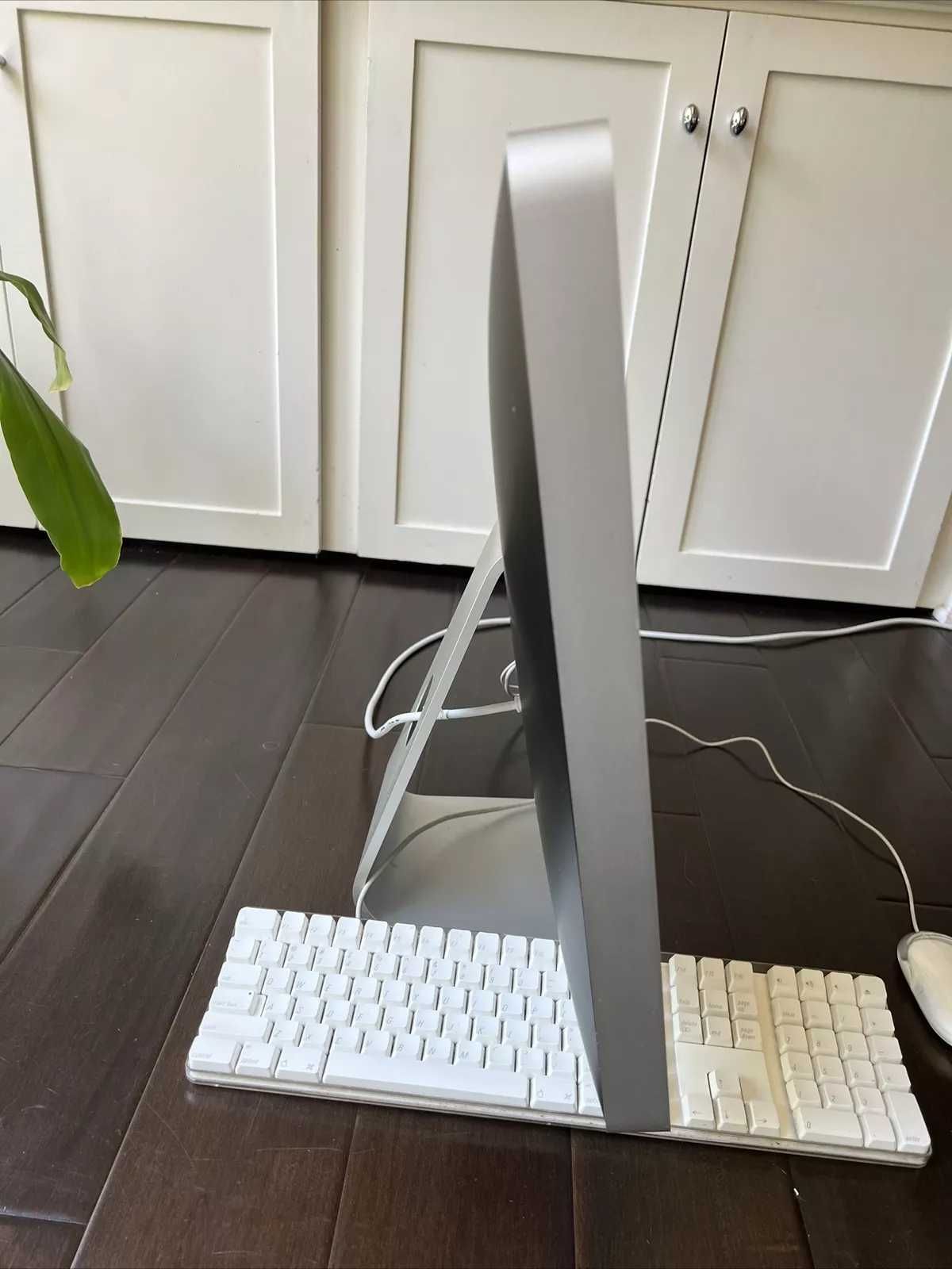 Apple iMac 20" Инча/ 2009 /Apple All In One Компютър и Монитор