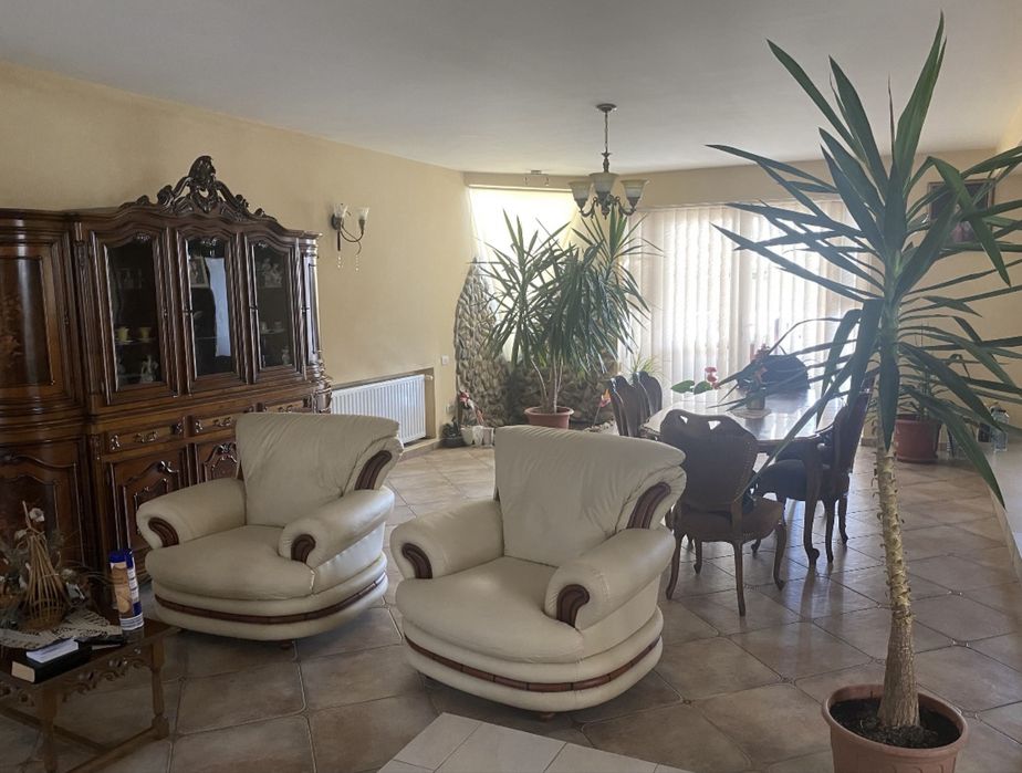 Casa 220 mp utili, 6 camere