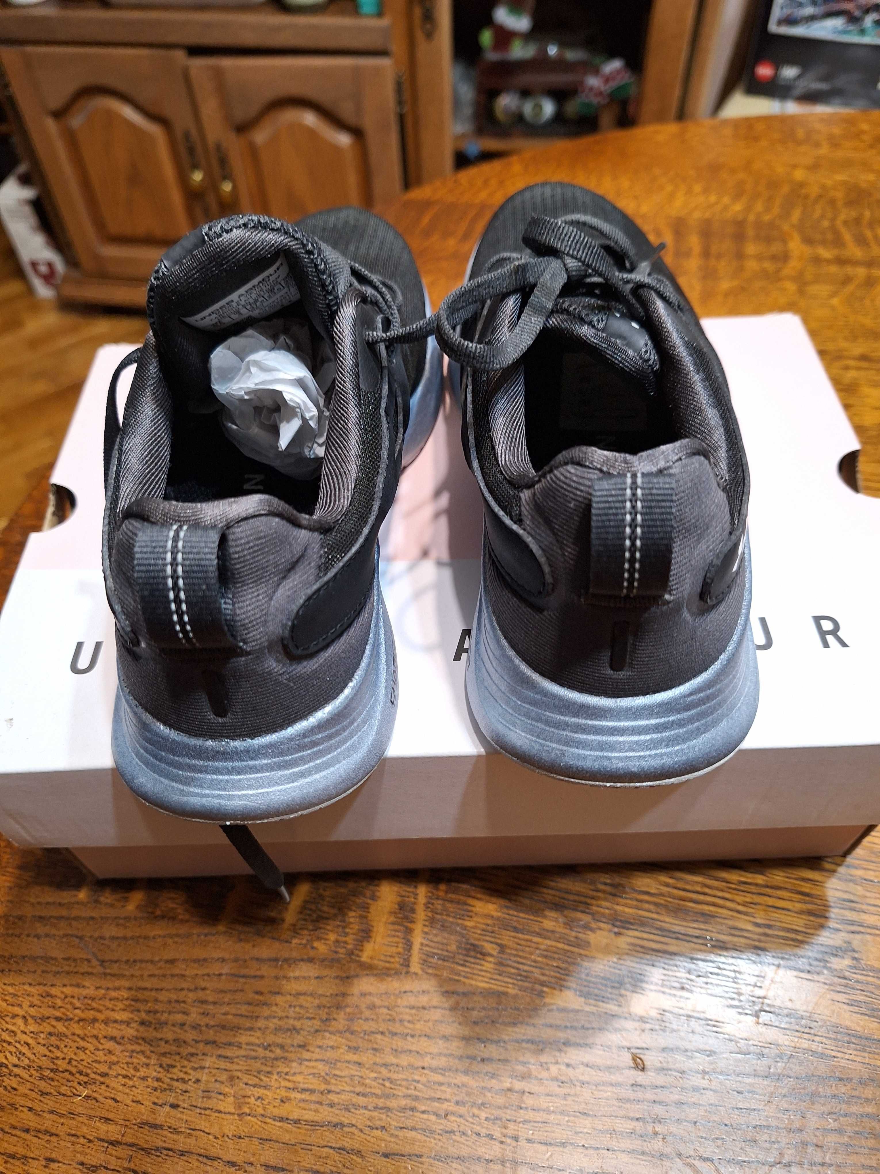 Дамски маратонки Under Armour N37,5