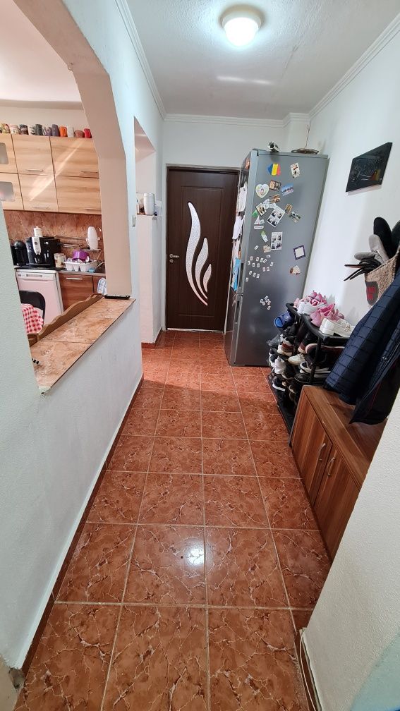 Apartament 3 camere de vanzare