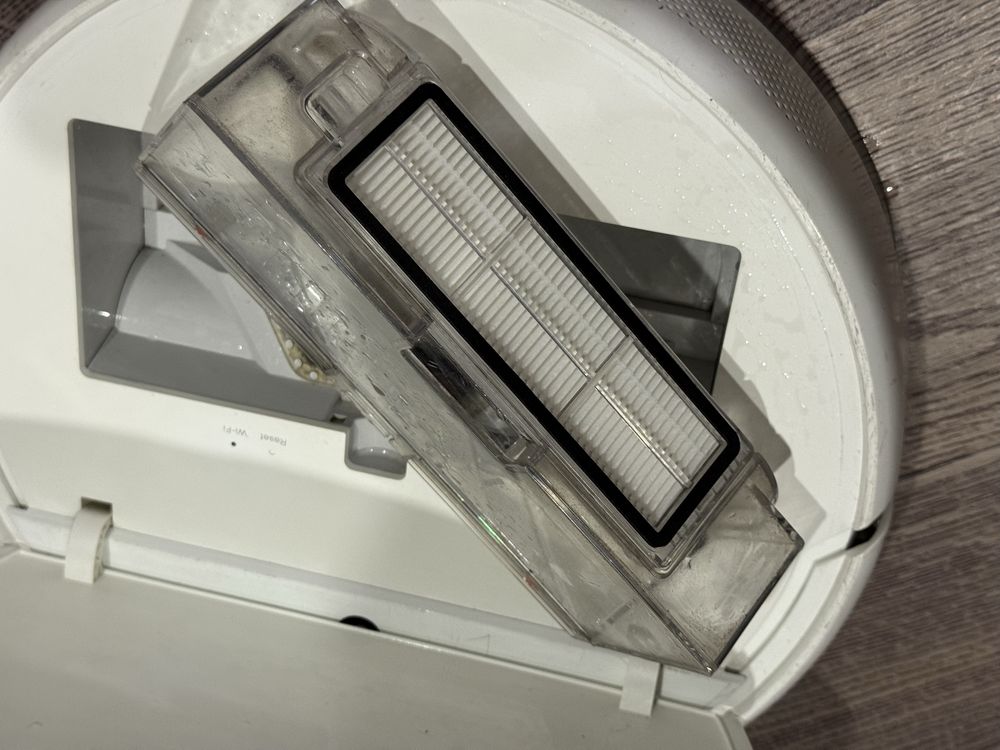 Продам робот пылесос Xiaomi robot vacuum mop
