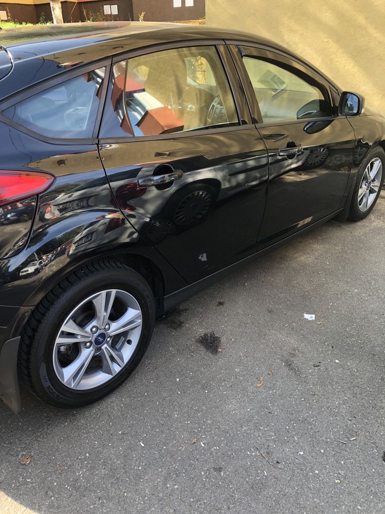 Ford Focus 1l ecooboost 2014! 3600€ pret fix!