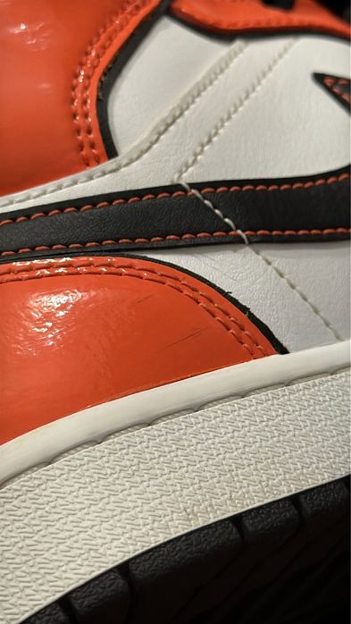 Jordan 1 Mid SE Turf Orange
