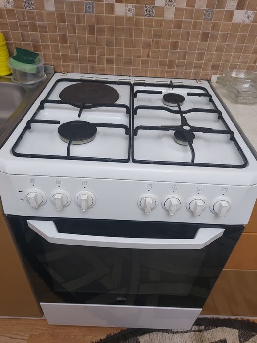 Продам газ плиту