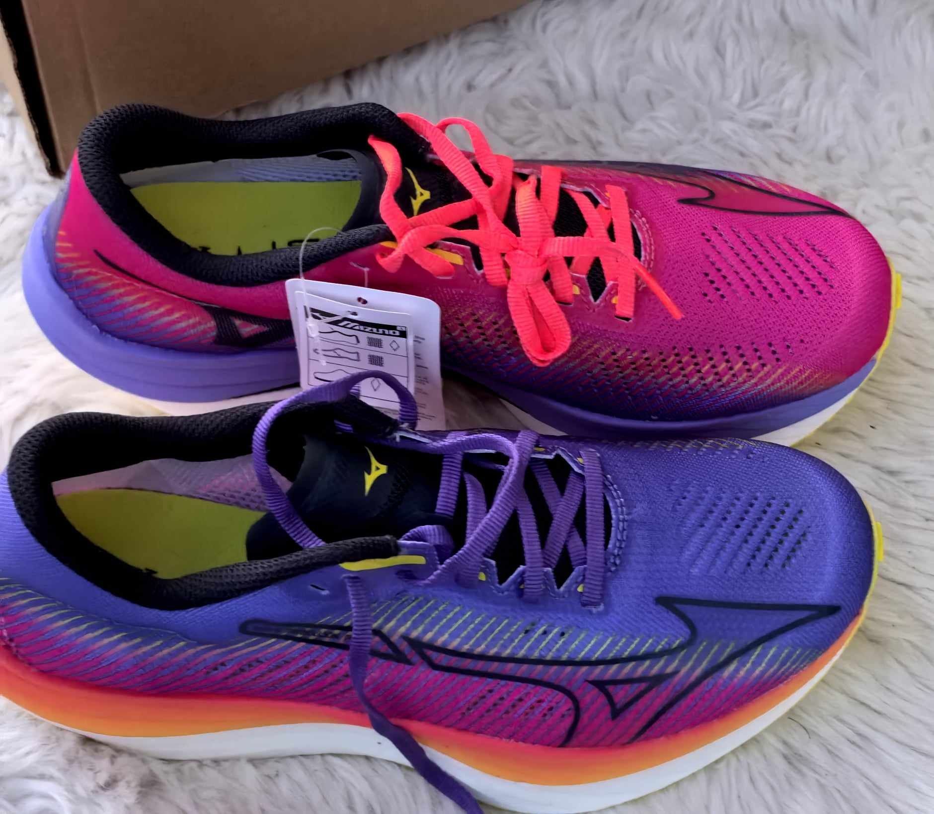 Mizuno оригинални дамски сникърси 38.5