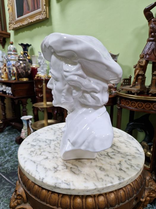 Страхотен голям антикварен порцеланов бюст