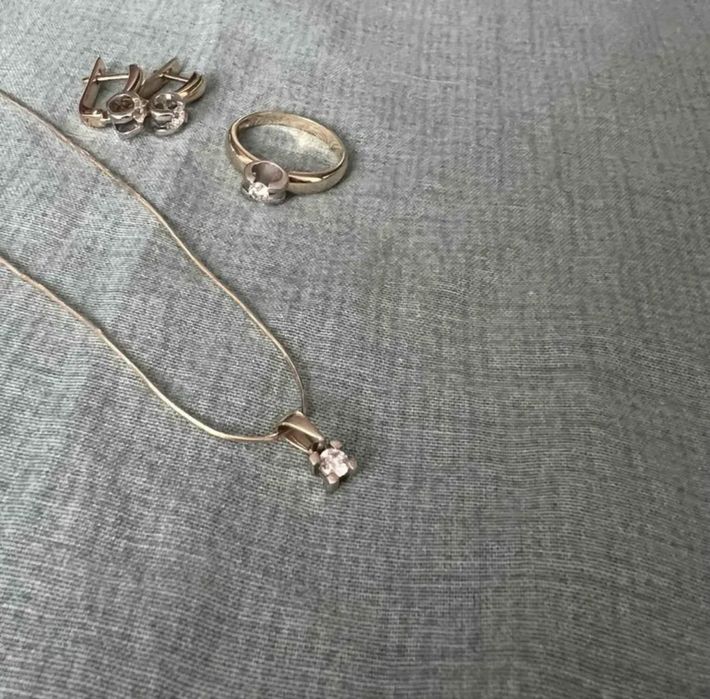 Комплект золотой с бриллиантами