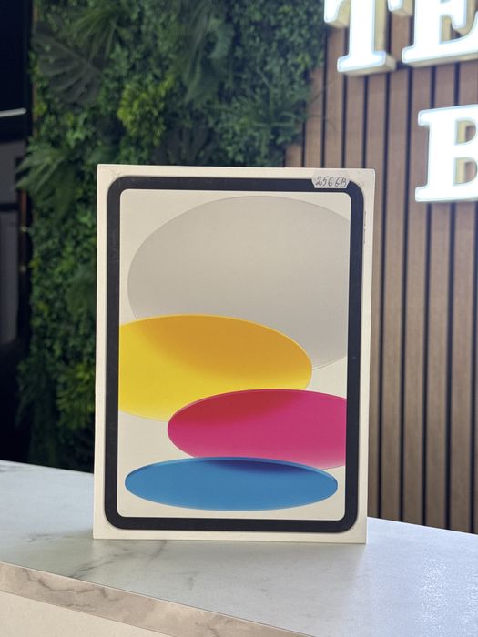 iPad 10th Generation / 256GB / Silver / Sigilat