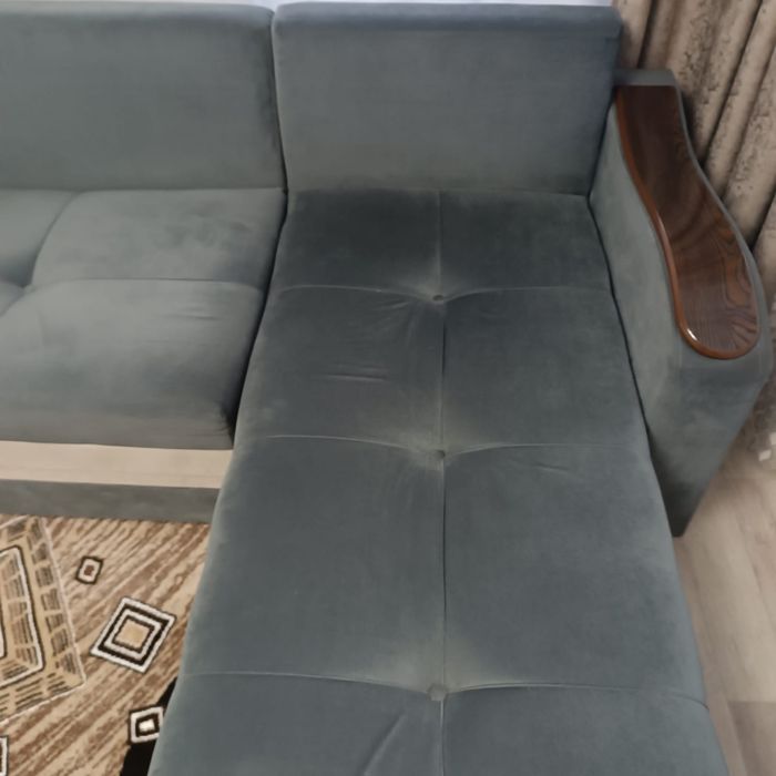 Продам диван угловой в отличном состоянии