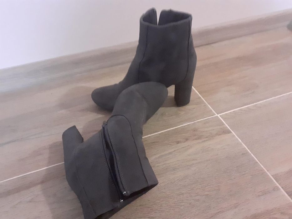 Botine/ghete  piele întoarsă nr 39