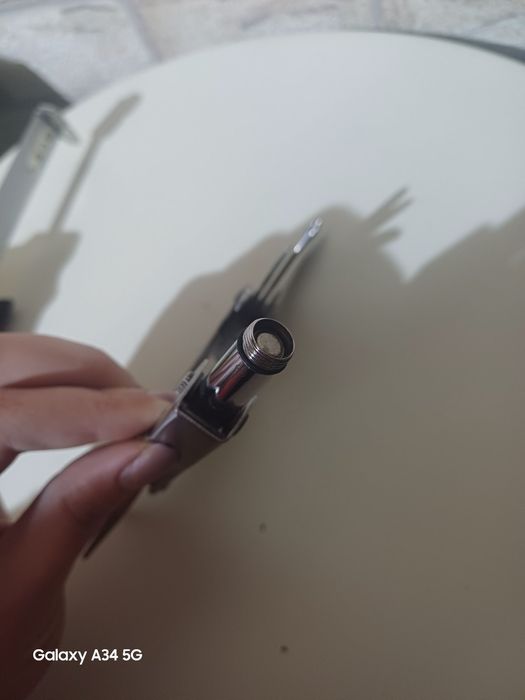 Сгъваема клеща..