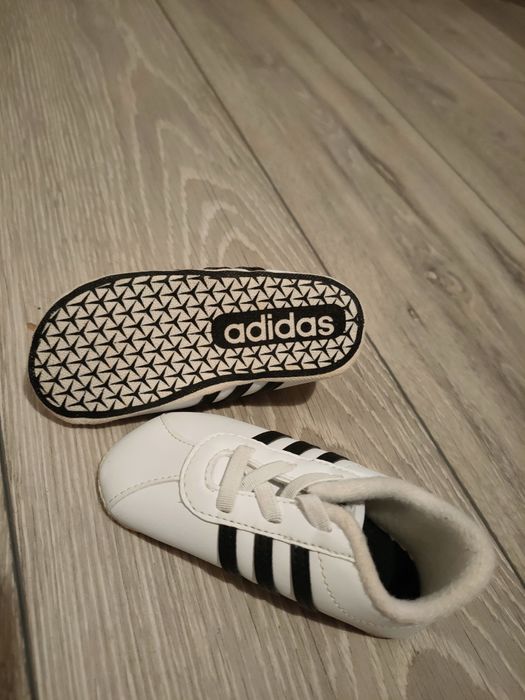 Botoși Adidas pentru copii
