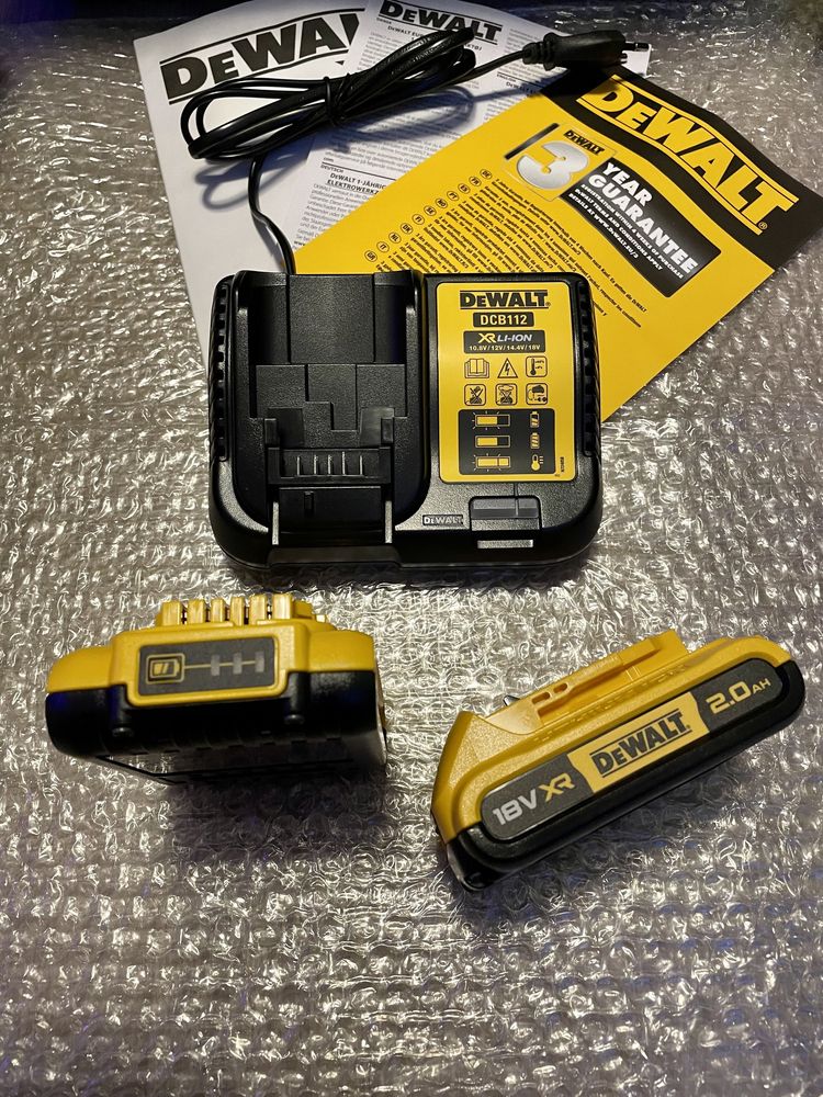 DeWALT DCB112D2 Incarcator + 2 Baterii 2Ah XR Li-Ion, Original Nout