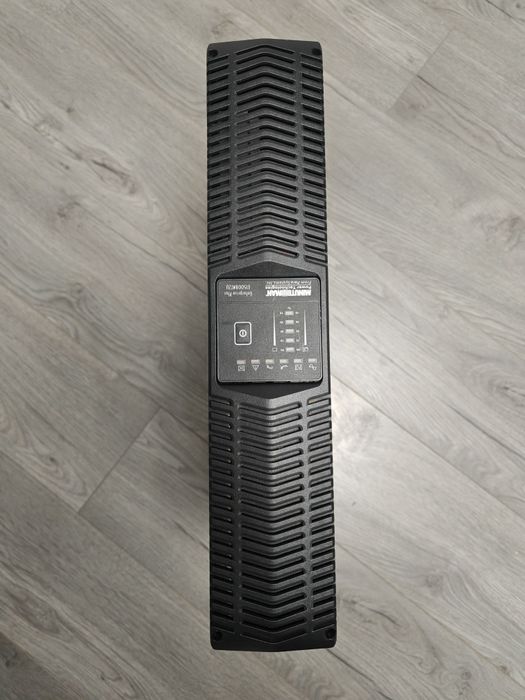 Vând UPS Mustek PowerMust 1200W, este tip line interactive,